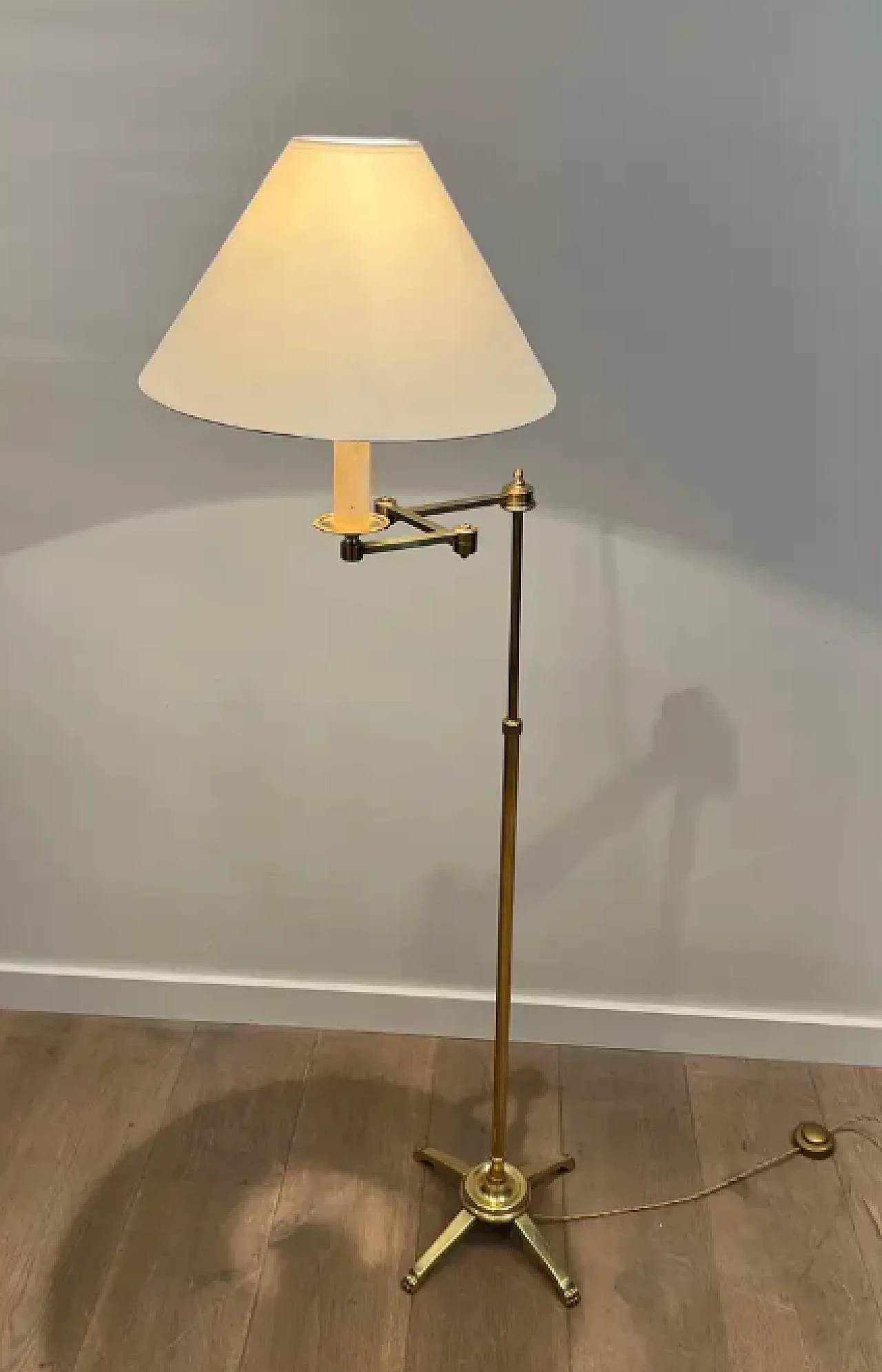 Brass removable reading lamp in the style of Maison Jansen, 1940s 2