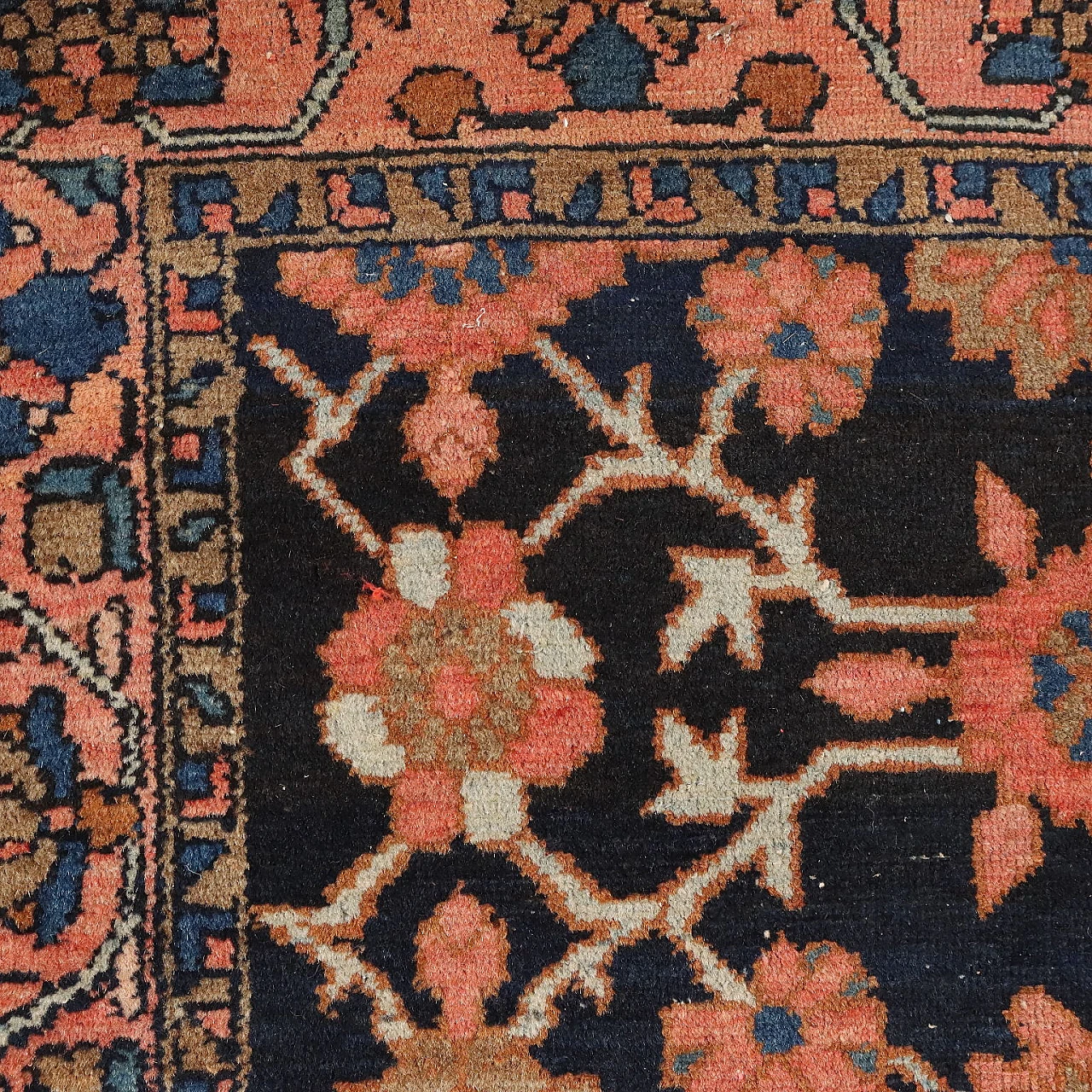 Malayer cotton and wool rug with heavy knot, late 20th century 4