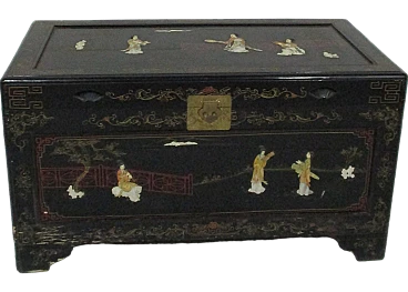 Oriental Chinese chest lacquered wood figures in mother of pearl 20th century