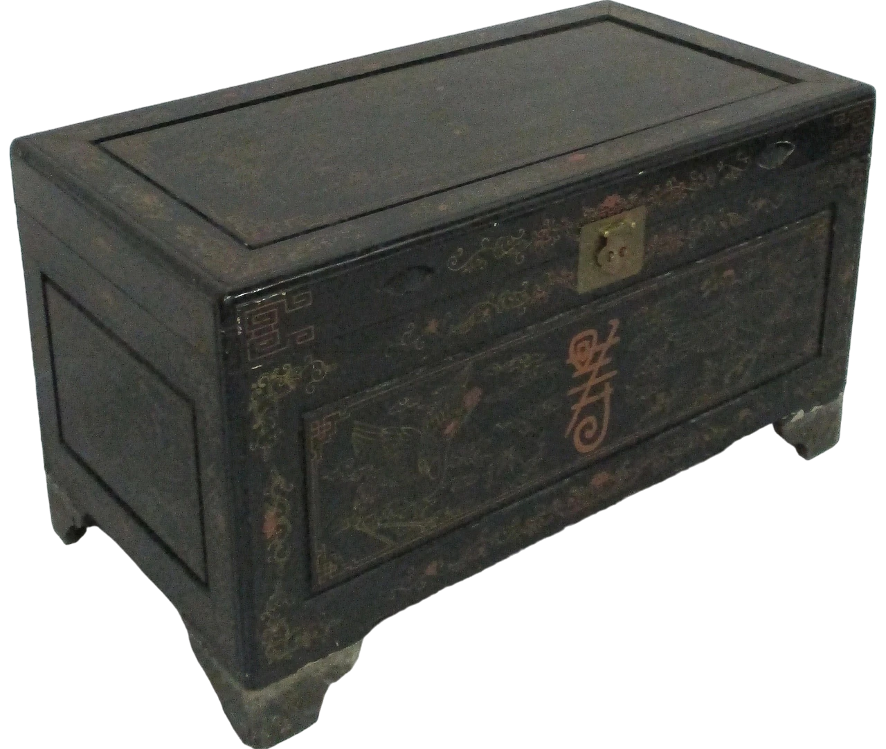 Oriental Chinese trunk in lacquered wood and pure gold figures from the 1900s 8