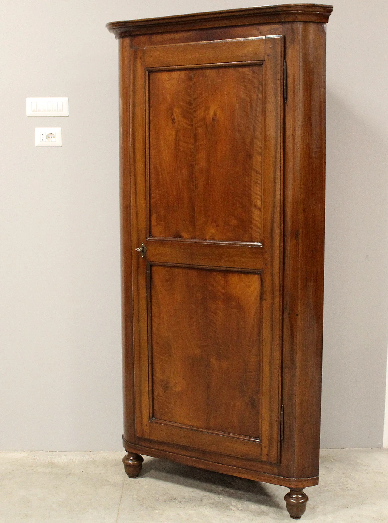 Italian Louis Philippe corner cabinet walnut, 1 of 2, 19th century 1