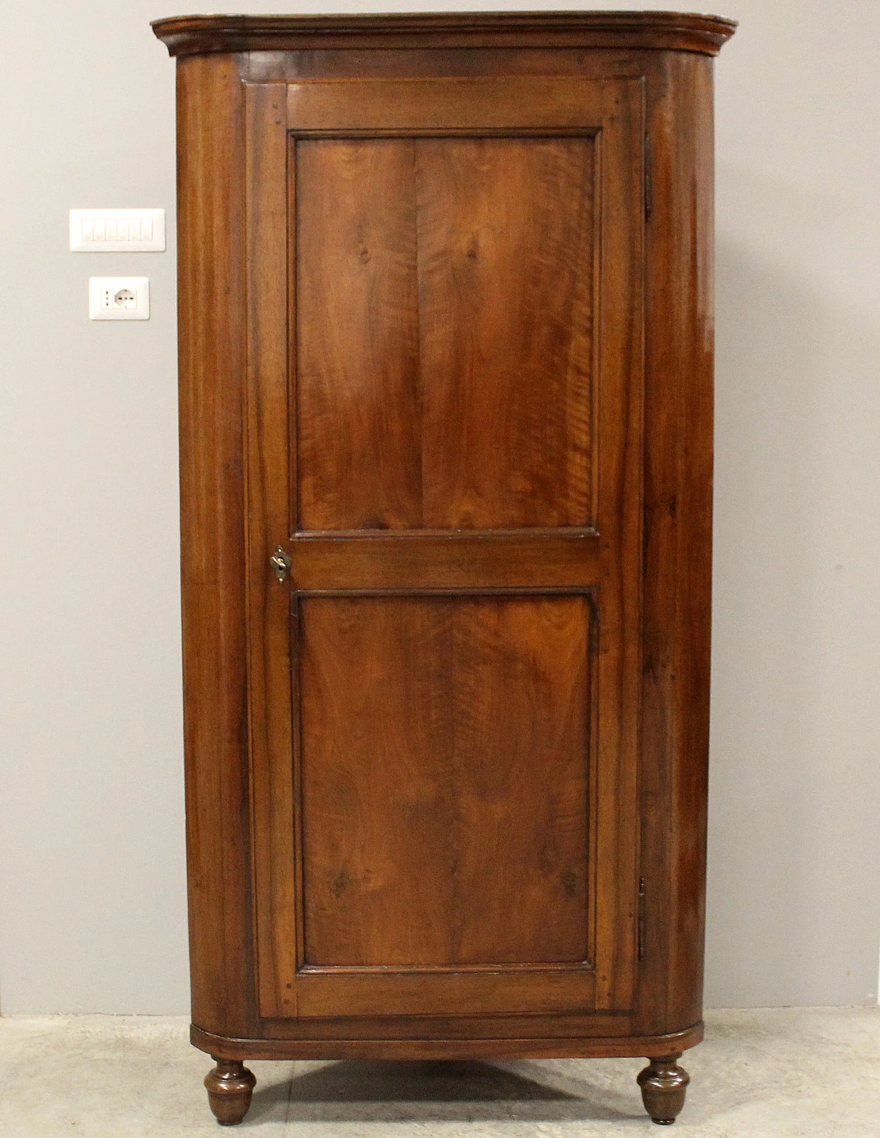 Italian Louis Philippe corner cabinet walnut, 1 of 2, 19th century 2