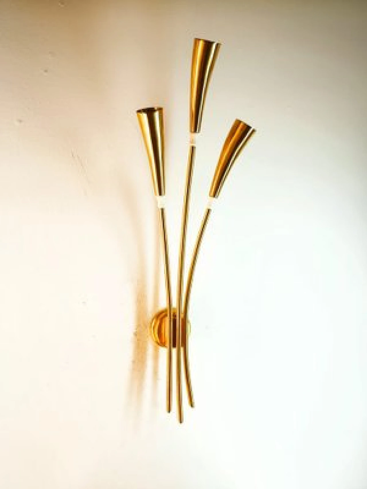 Brass wall light by Oscar Torlasco, 1950s 1