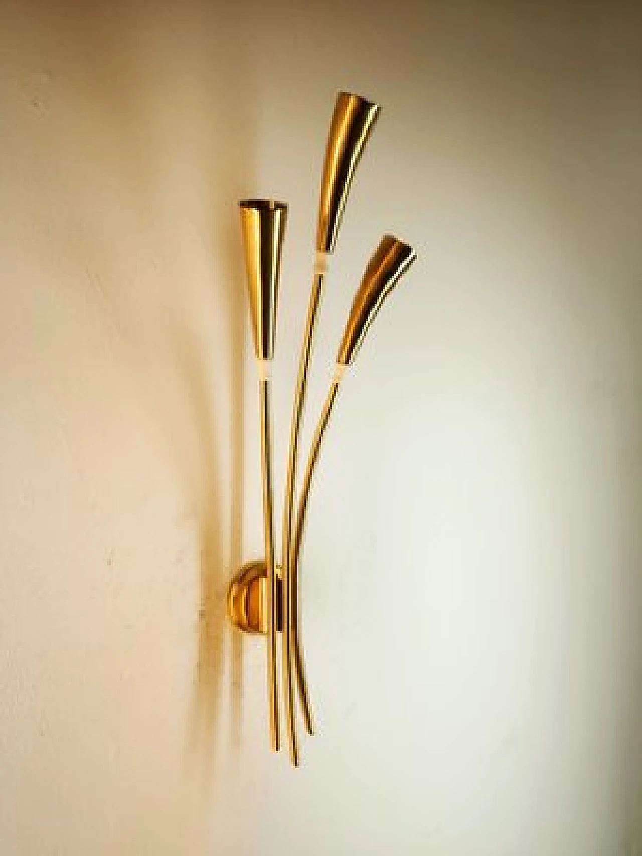 Brass wall light by Oscar Torlasco, 1950s 3