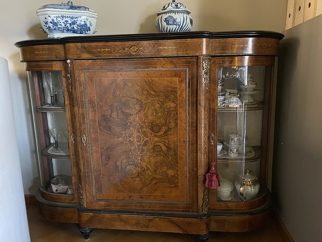 Credenza in radica di noce, primo '900 1