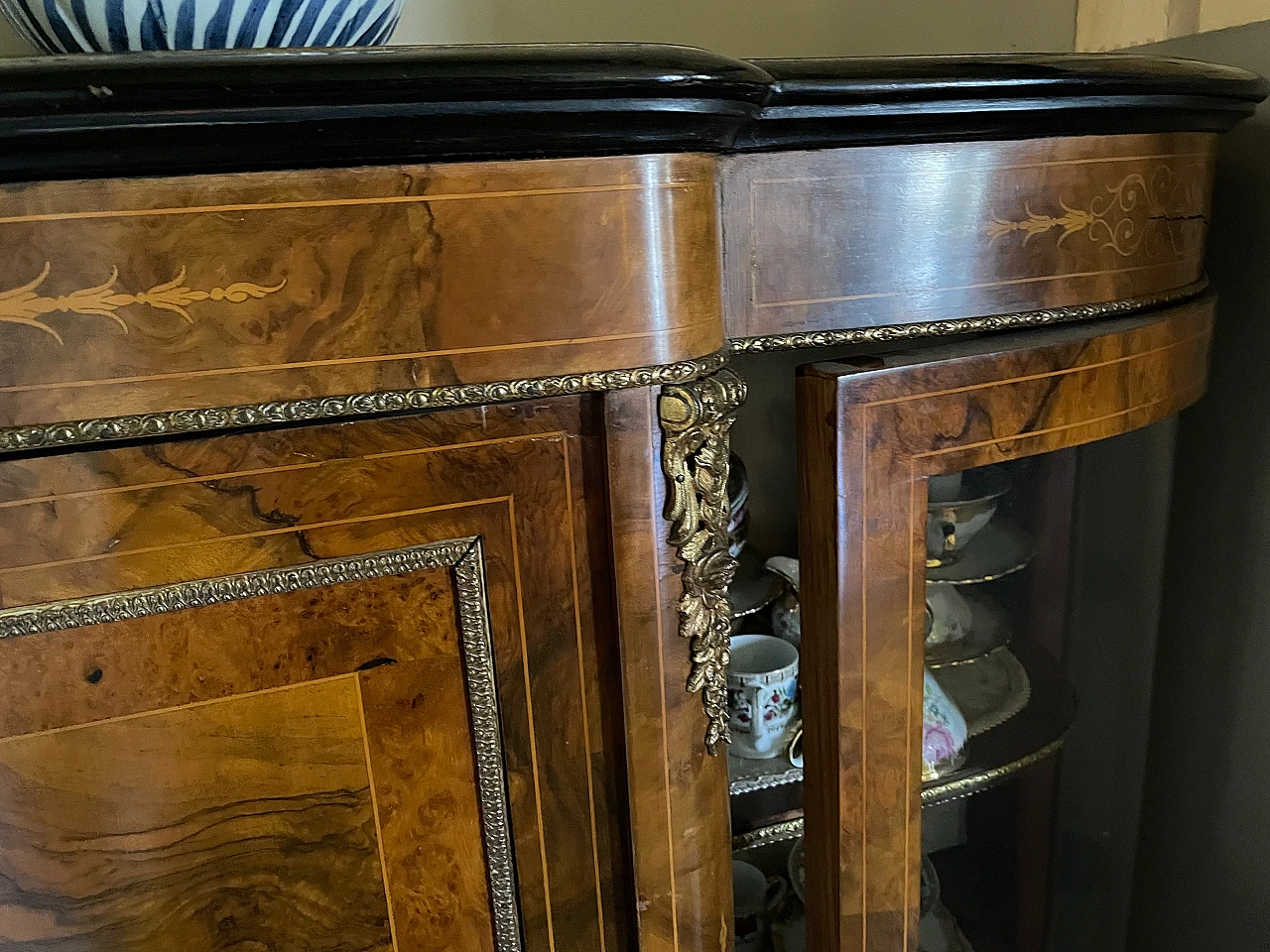 Credenza in radica di noce, primo '900 10