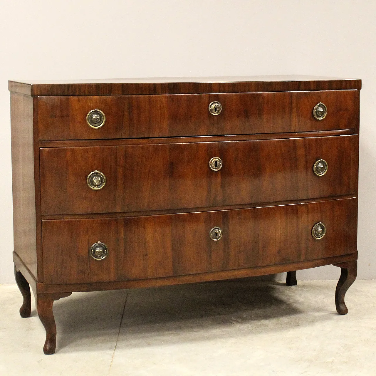 Louis XV chest of drawers inItalian walnut, 18th century 1