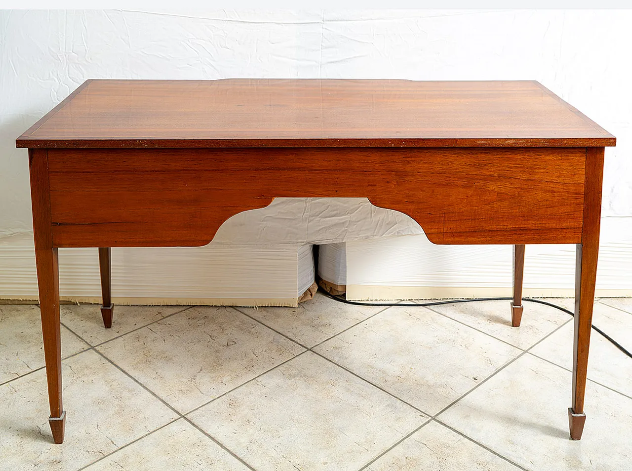 Liberty desk in mahogany with maple inlay inserts, 20th century 5