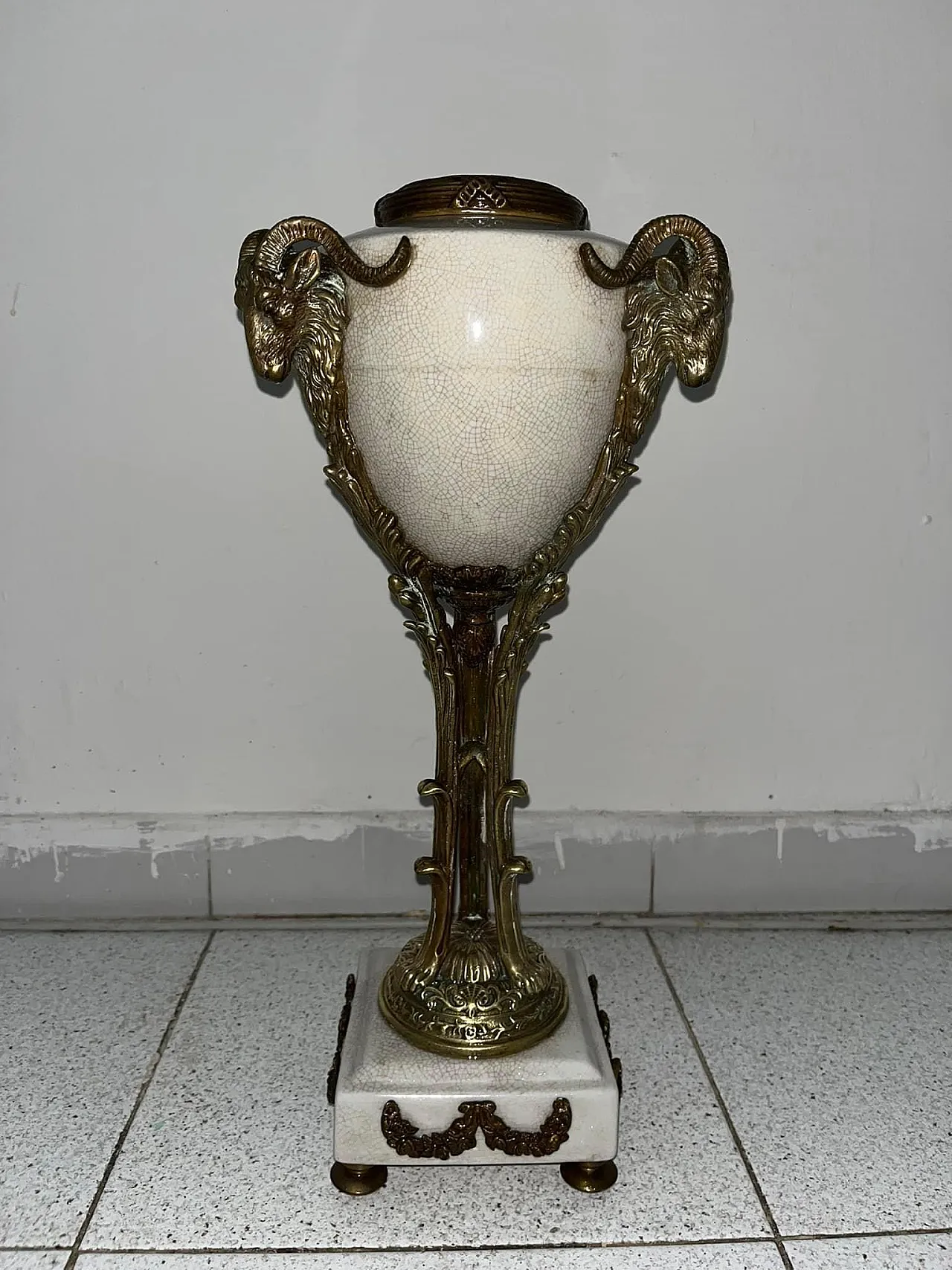 Vaso on ceramica e bronzo, '900 1