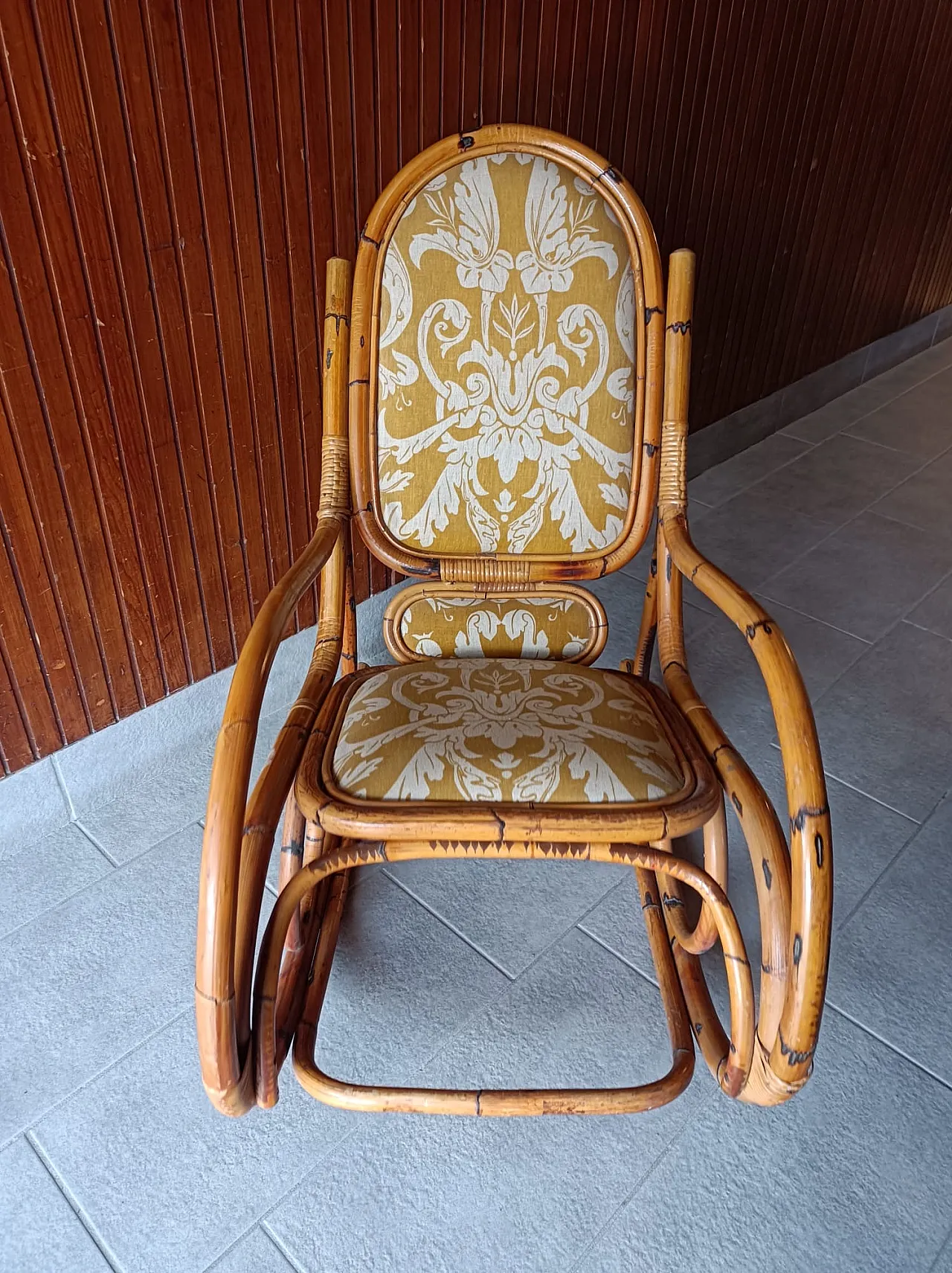 Bamboo padded rocking chair with yellow and white damask fabric, 1980s 1