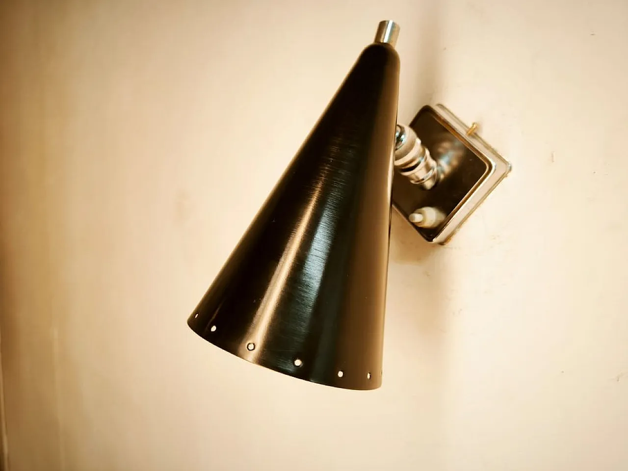 Wall light with adjustable joint and switch on base, 1960s 22