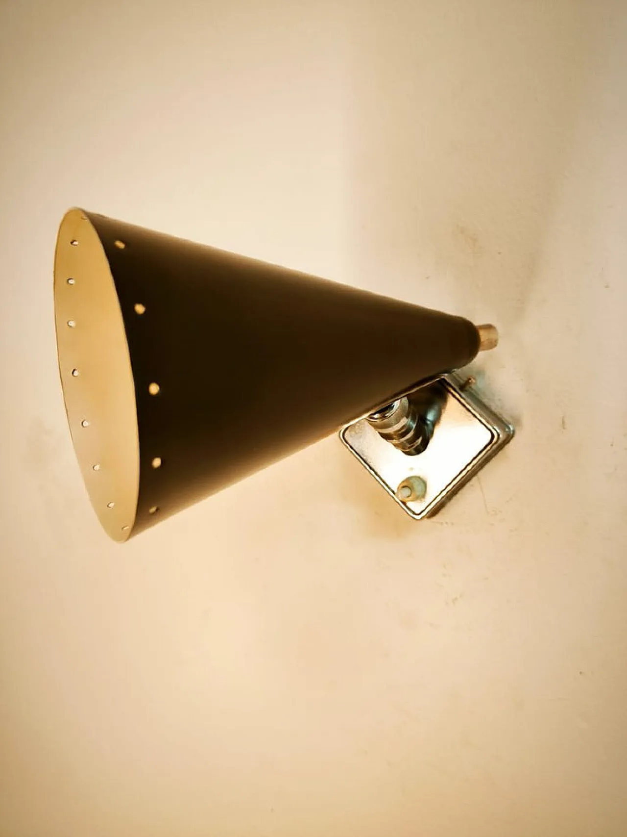 Wall light with adjustable joint and switch on base, 1960s 31