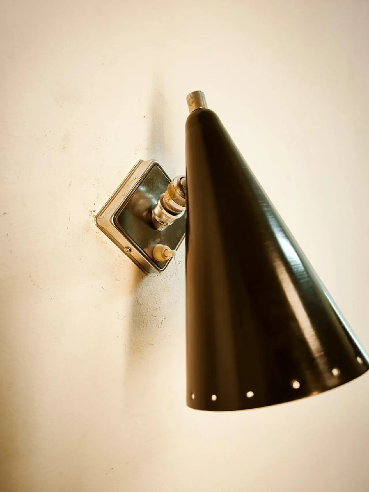 Wall light with adjustable joint and switch on base, 1960s 33