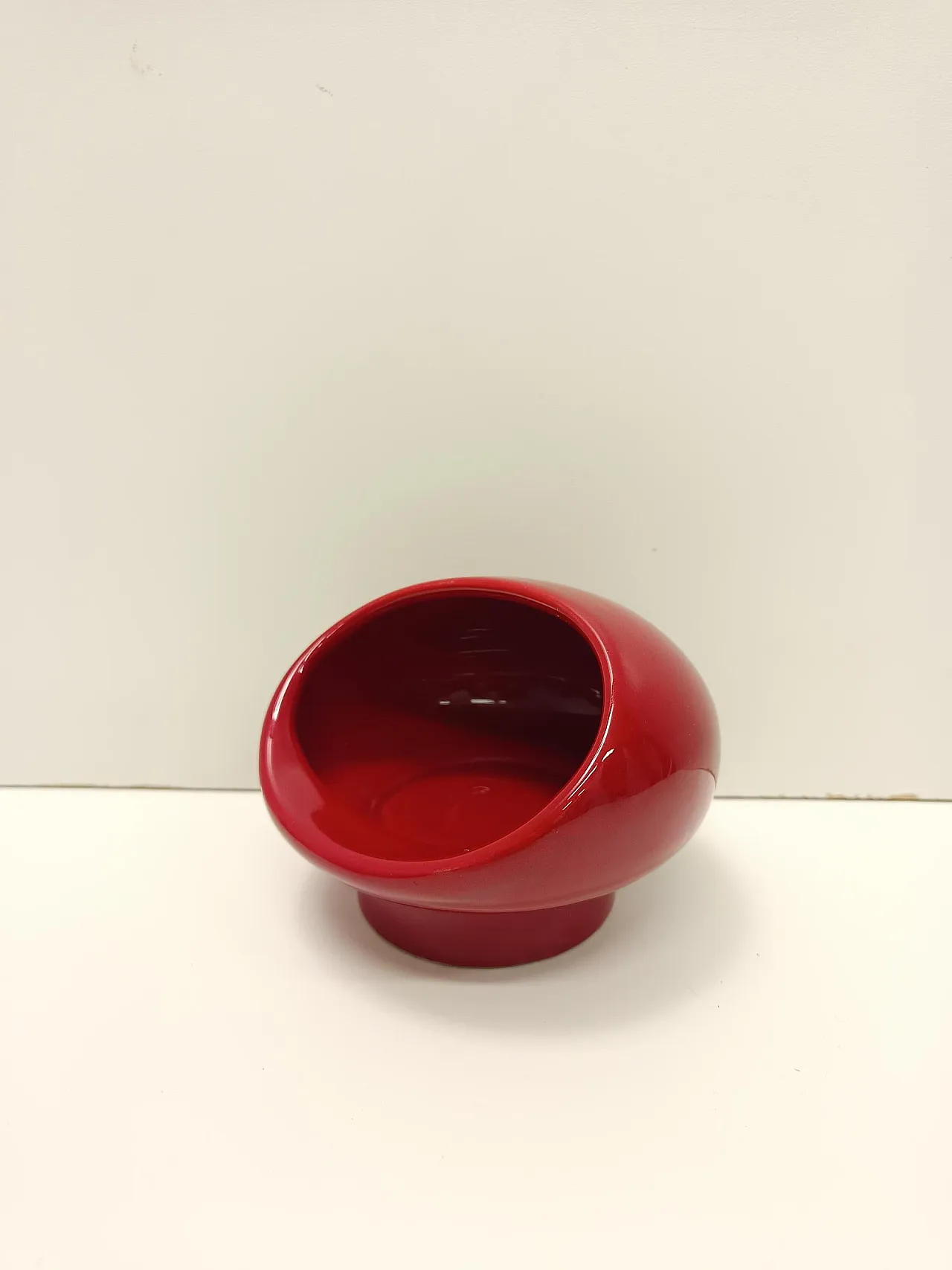 Posacenere sferico d'epoca in ceramica rossa di Gabbianelli, anni '70 5