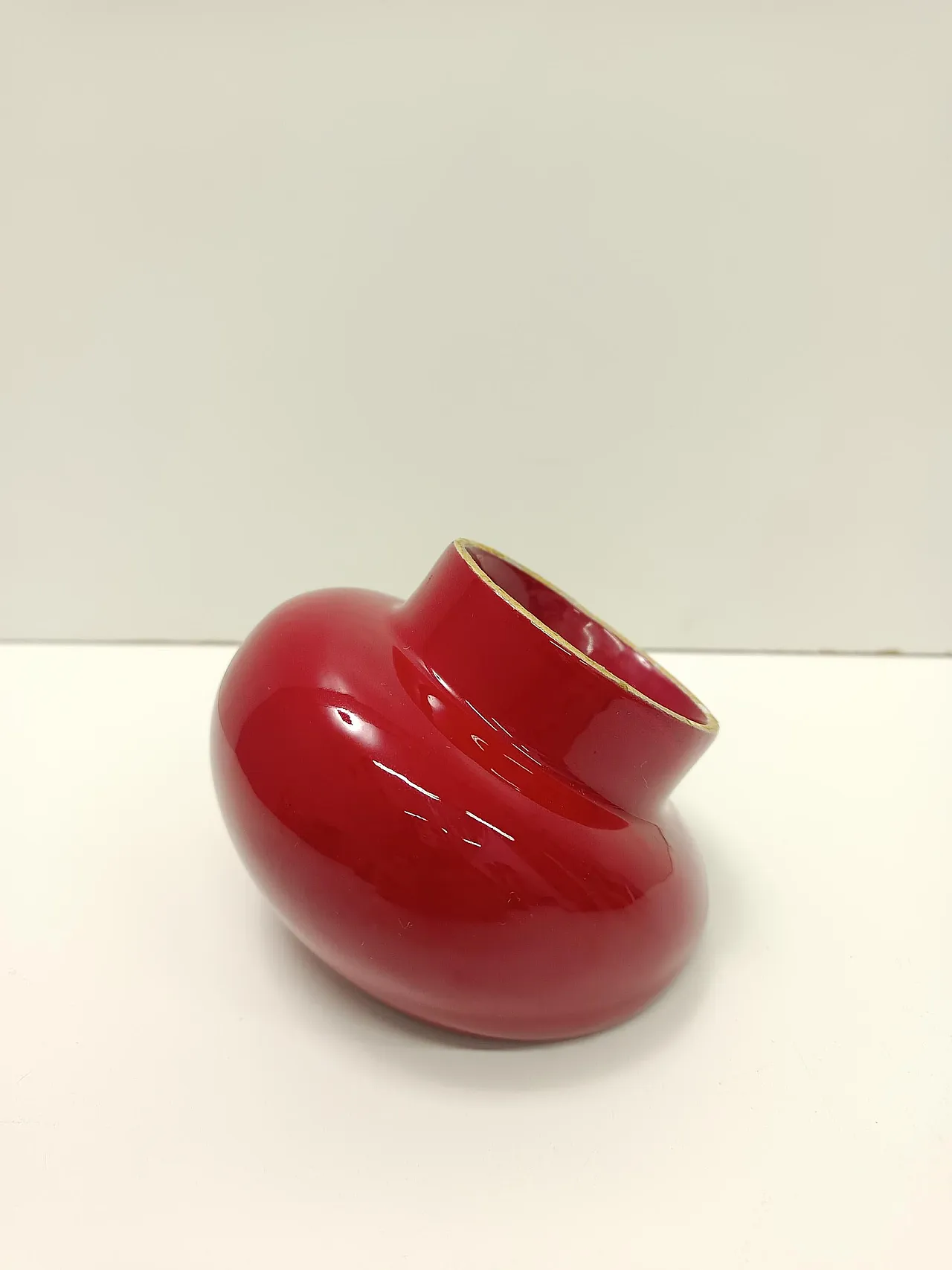 Posacenere sferico d'epoca in ceramica rossa di Gabbianelli, anni '70 9