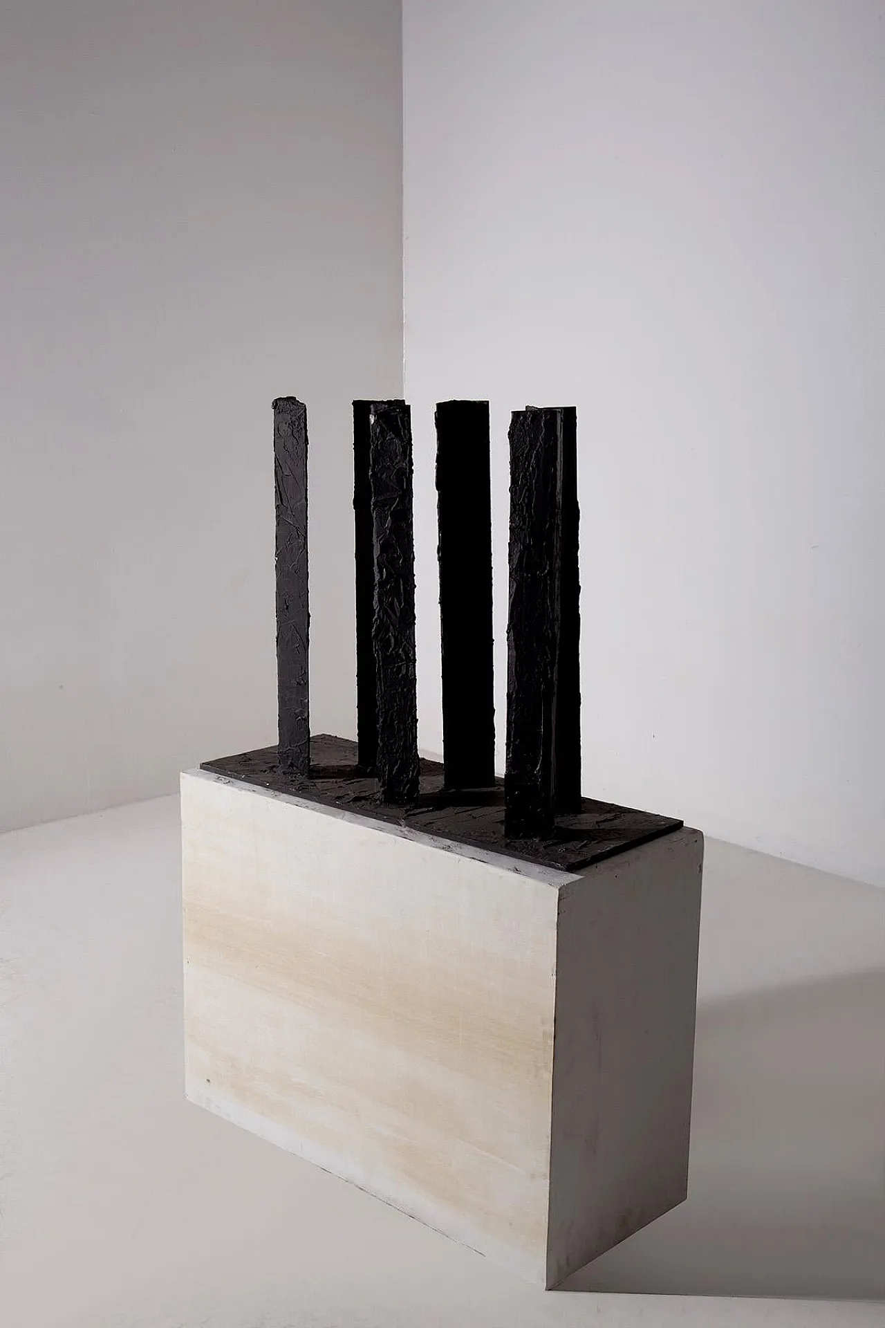 Post modern sculpture in wood and iron, 1980s 4