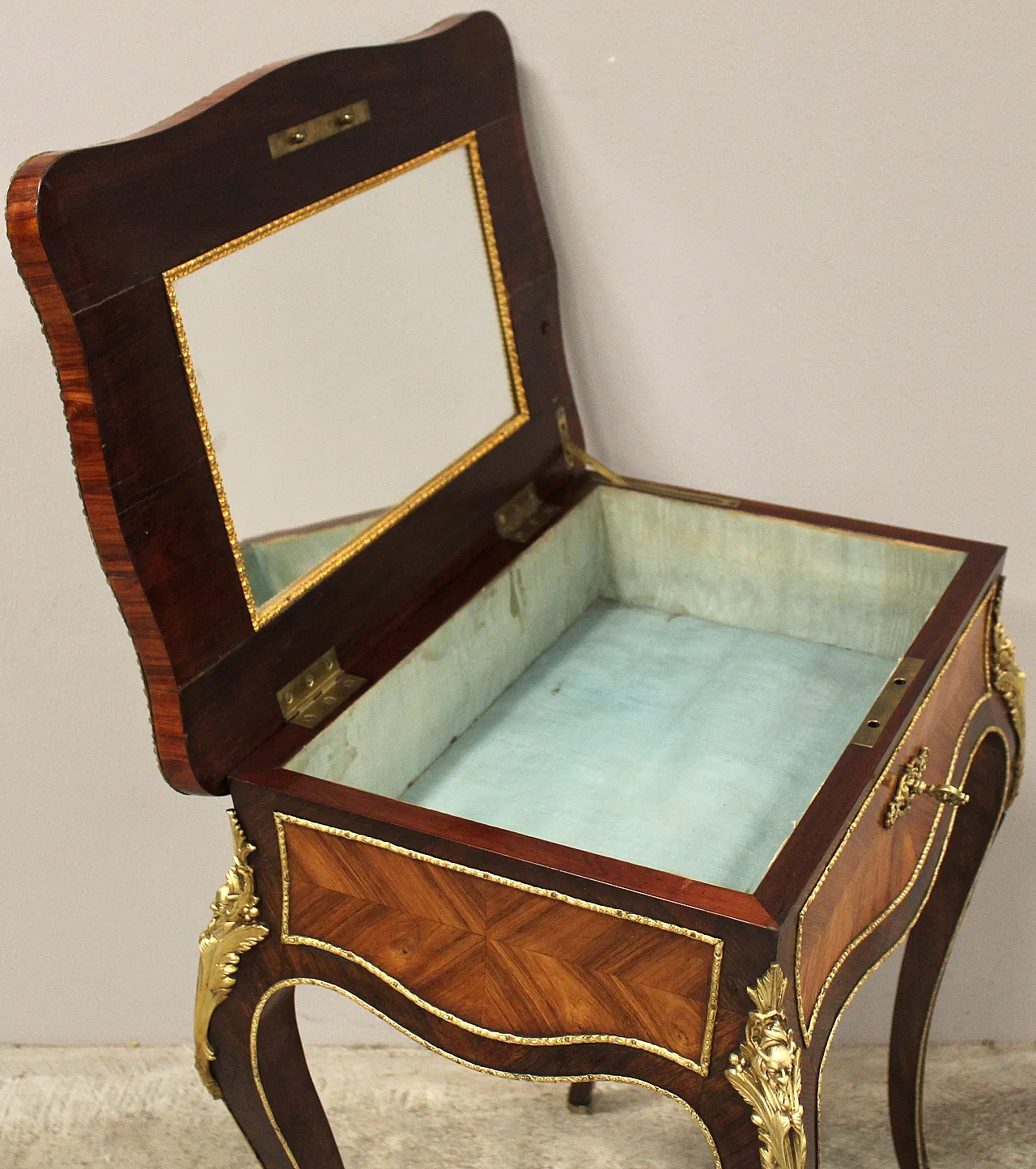 Napoleon III inlaid vanity table with gilded bronzes, 19th century 8