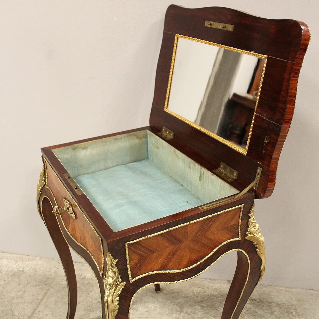 Napoleon III inlaid vanity table with gilded bronzes, 19th century 9