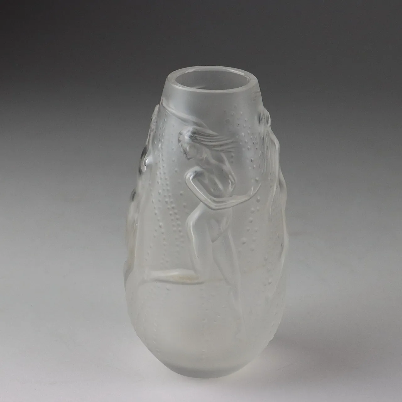 Lalique single-flower vase, Ninfe model, mid-19th century 6