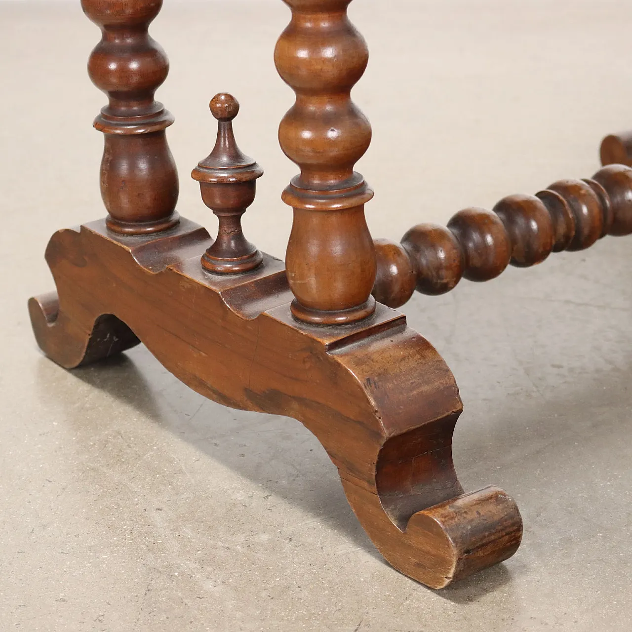 Louis Philippe Vanity Table in walnut with Drawers, 19th Century 5