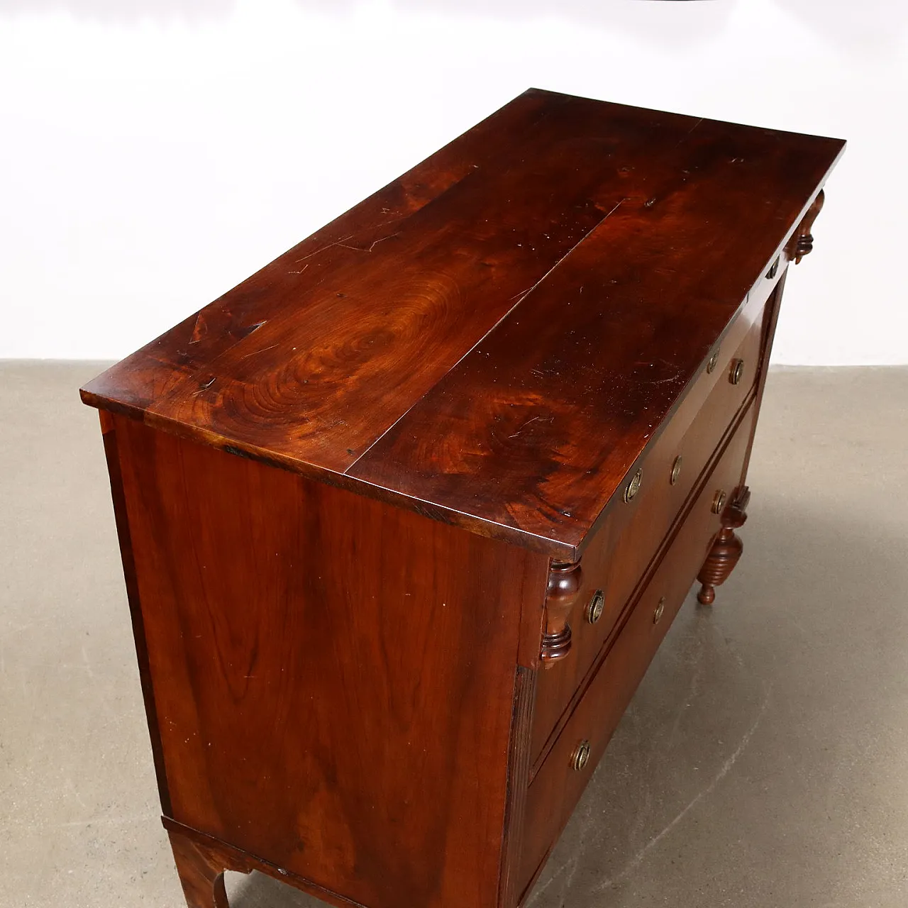 Walnut chest of drawers with three drawers, 19th century 3