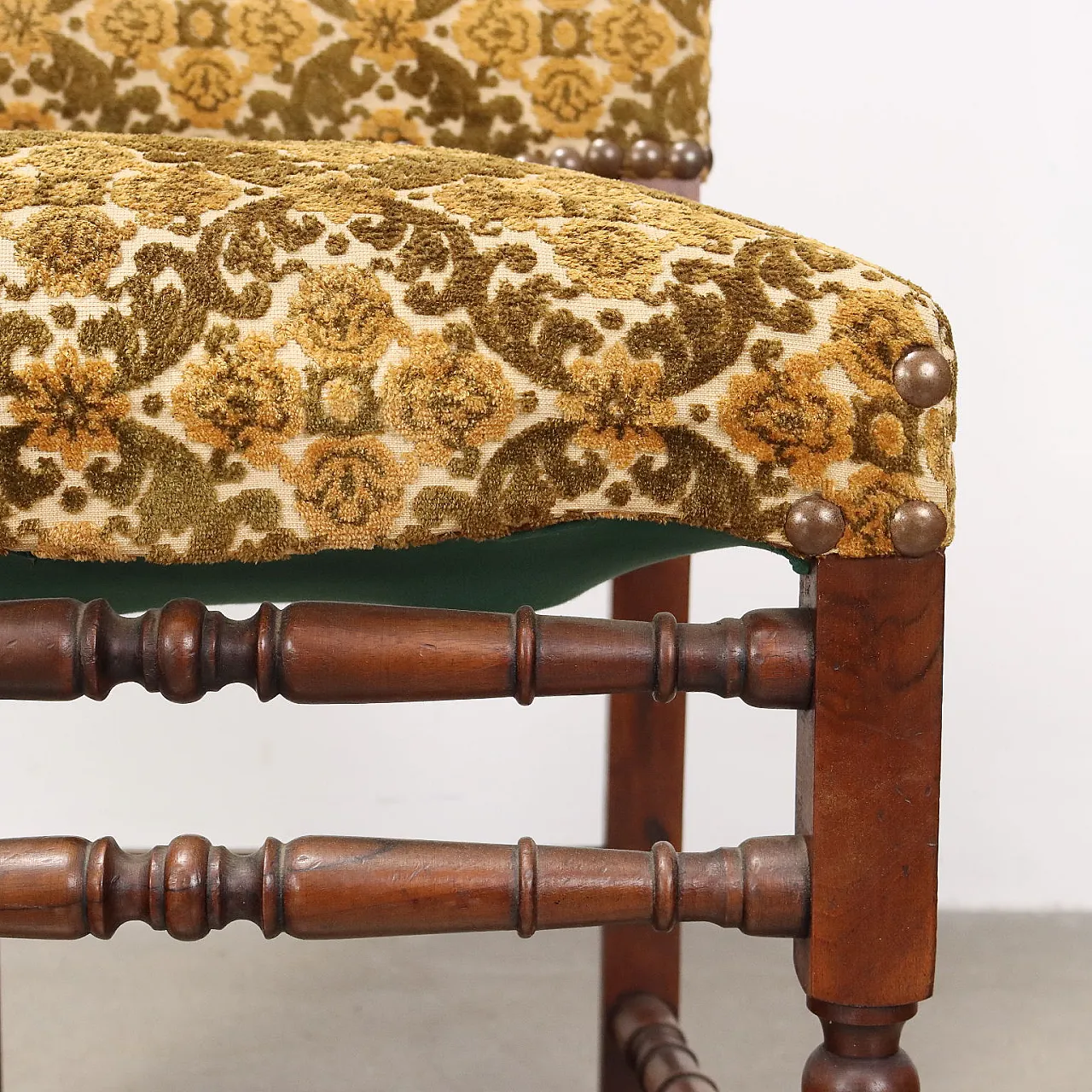 6 Damasque walnut chairs, late 20th century 5