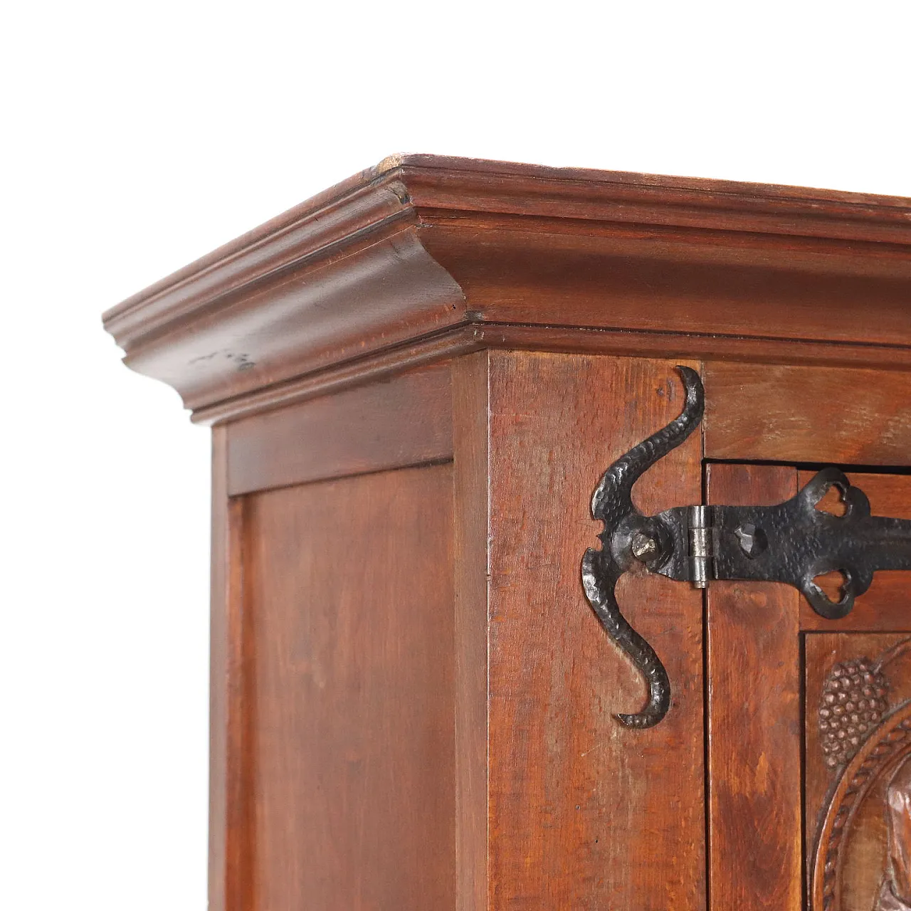 Neo-Renaissance beech sideboard, late 20th century 4