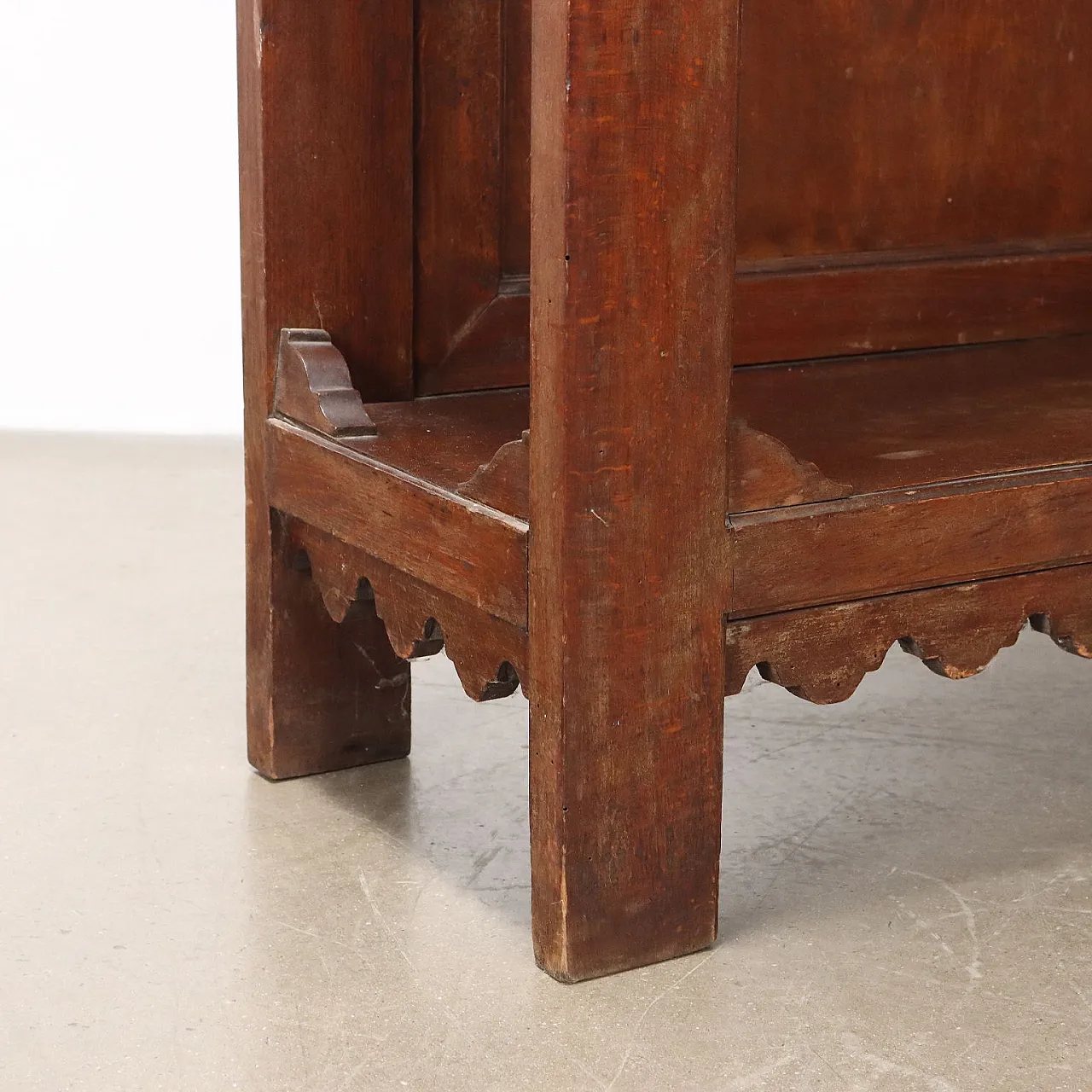 Neo-Renaissance beech sideboard, late 20th century 9