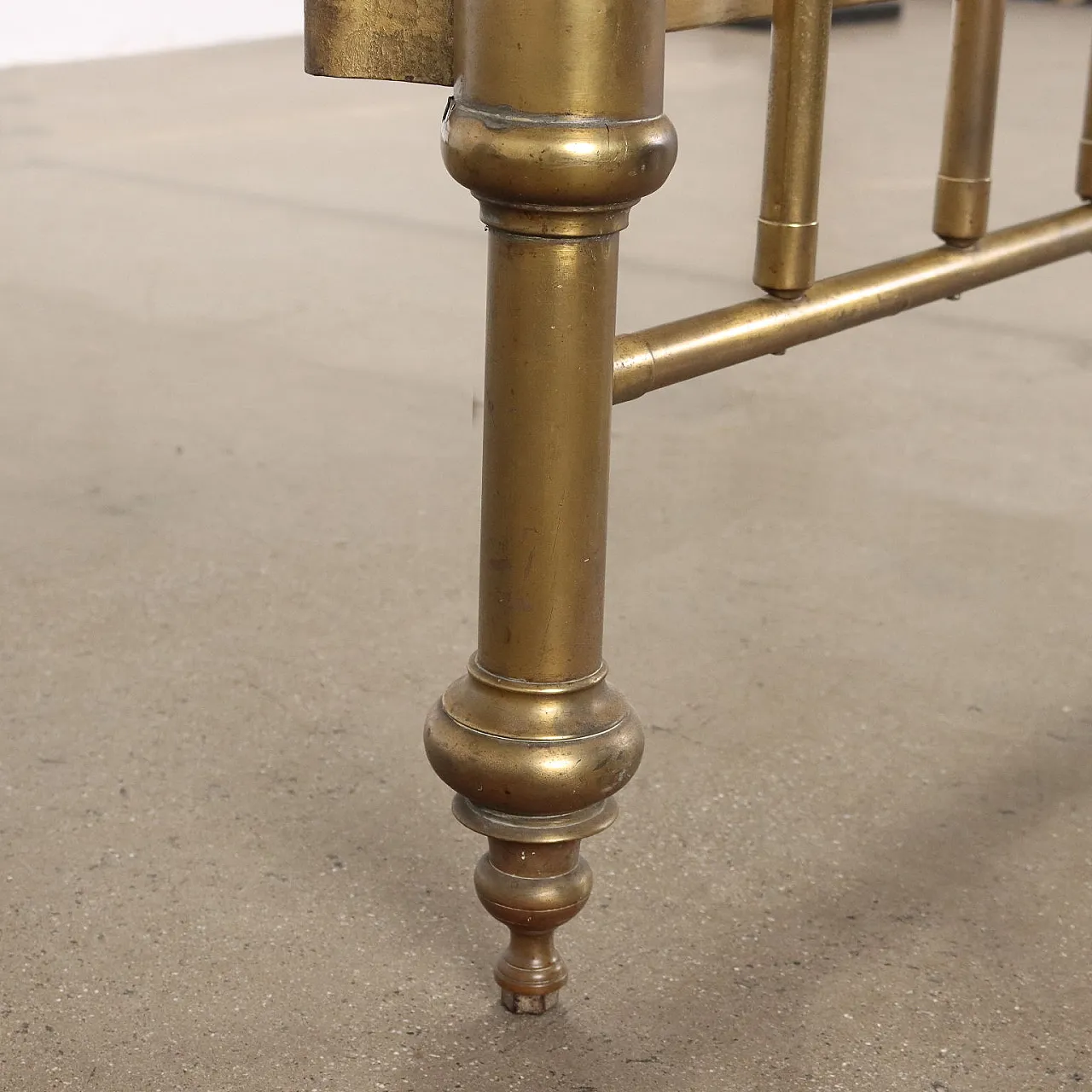 Antique brass bed, early 20th century 7