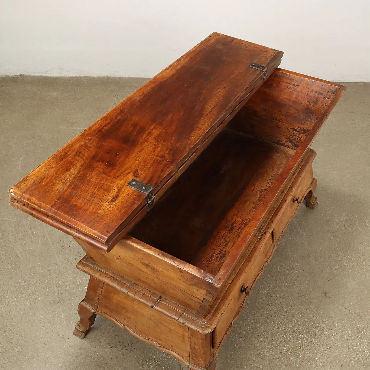 Cherry wood sideboard, late 18th century 4