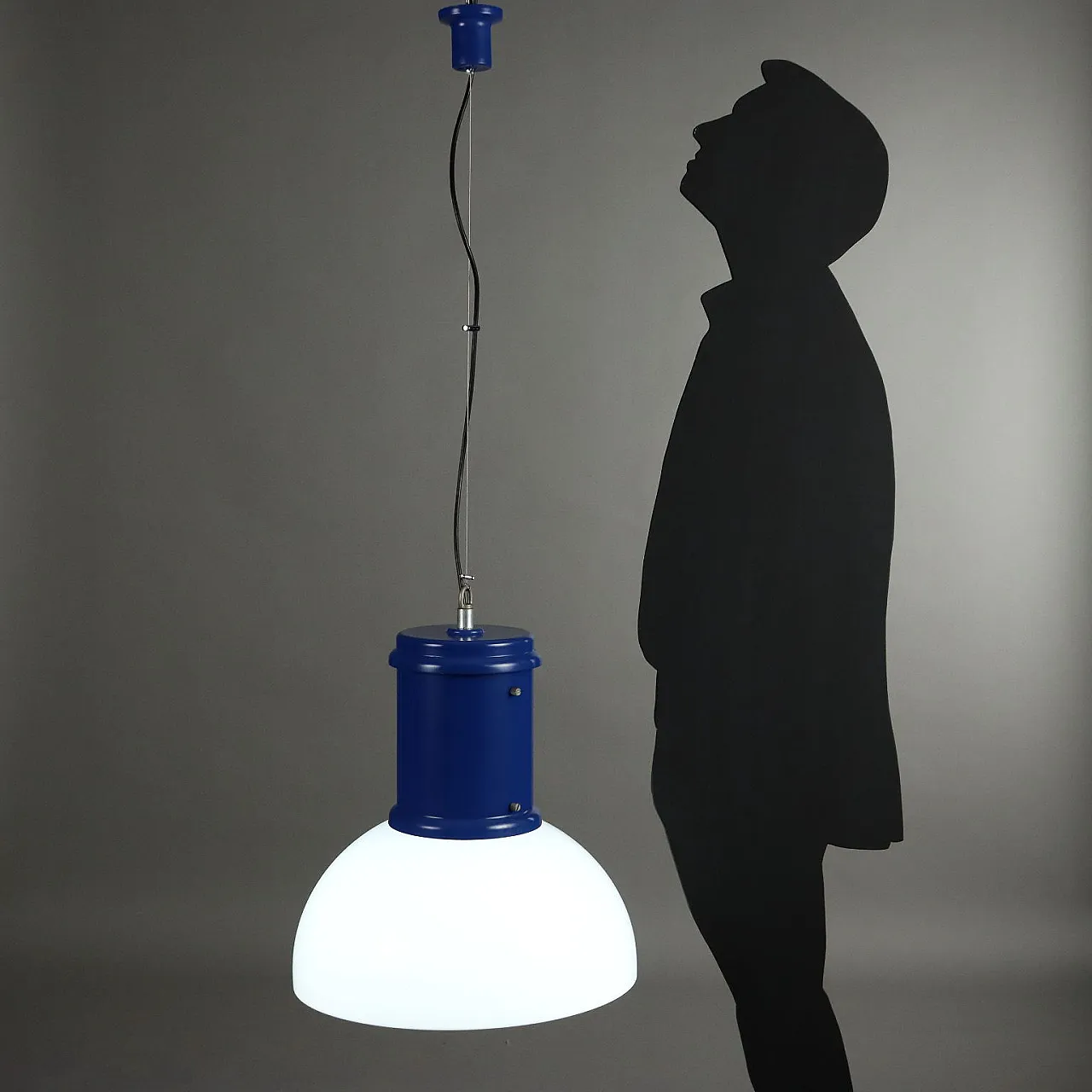 Lampadario in alluminio smaltato blu e metacrilato, anni '70 2