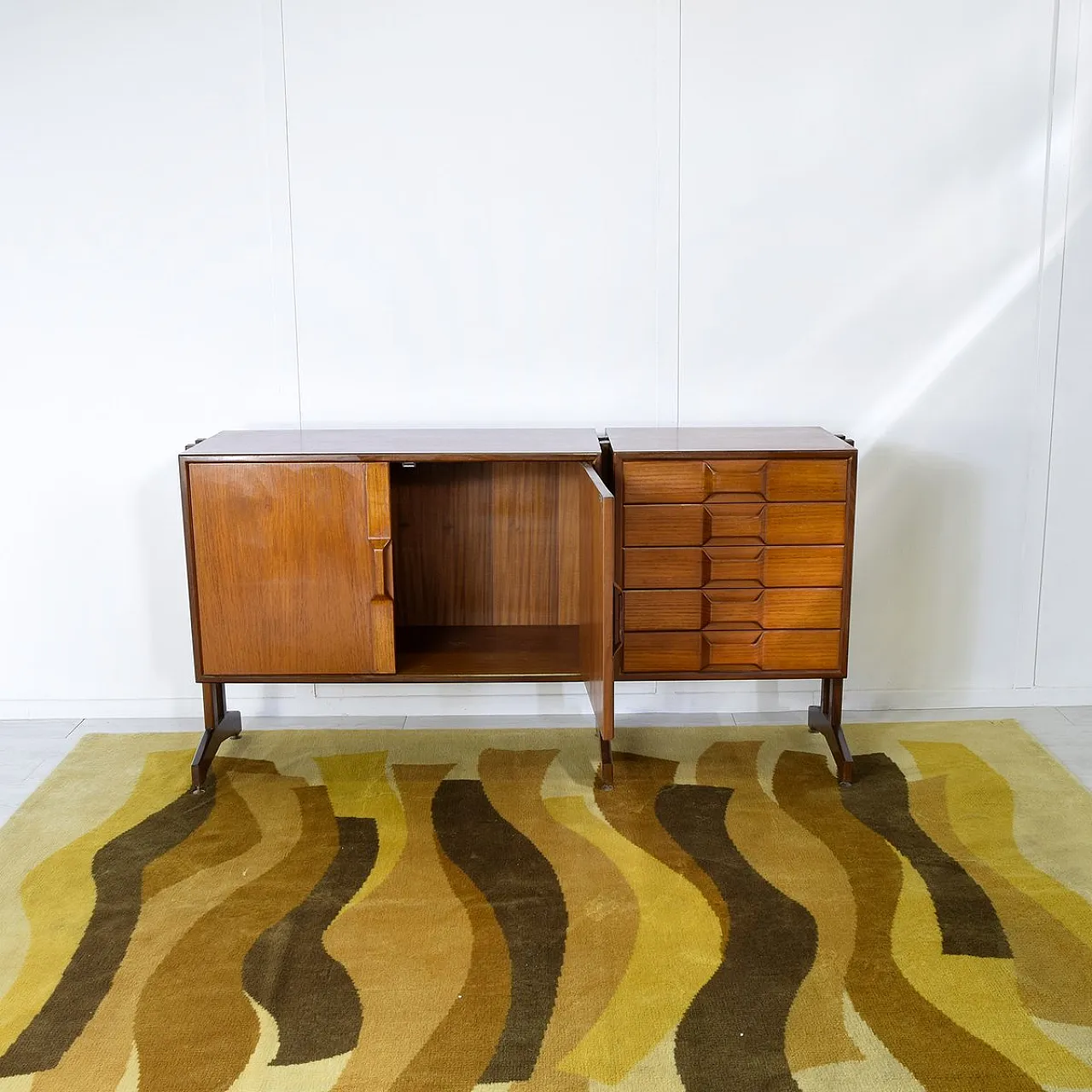 Teak sideboard with central drawers, 1960s 4