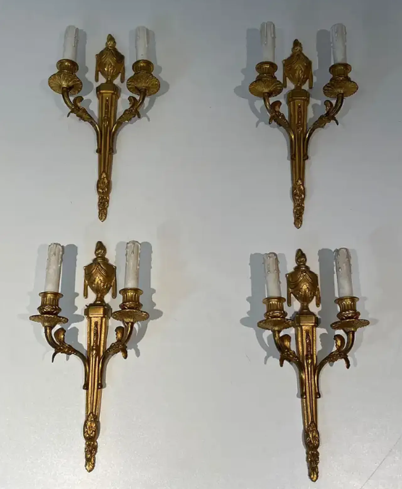 4 bronze wall lamps in Louis XVI style, 1940s 4