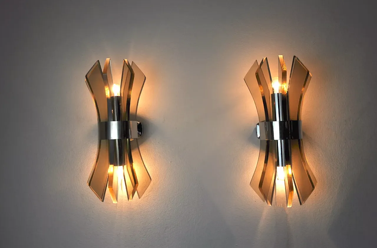 Pair of Veca Bakelite wall lights, 1970s 5