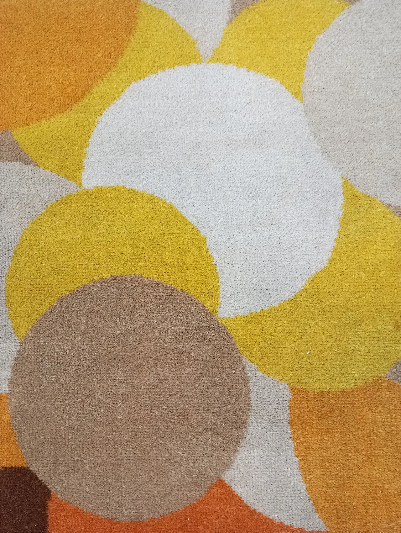 Round wool rug with modern, 70s 4