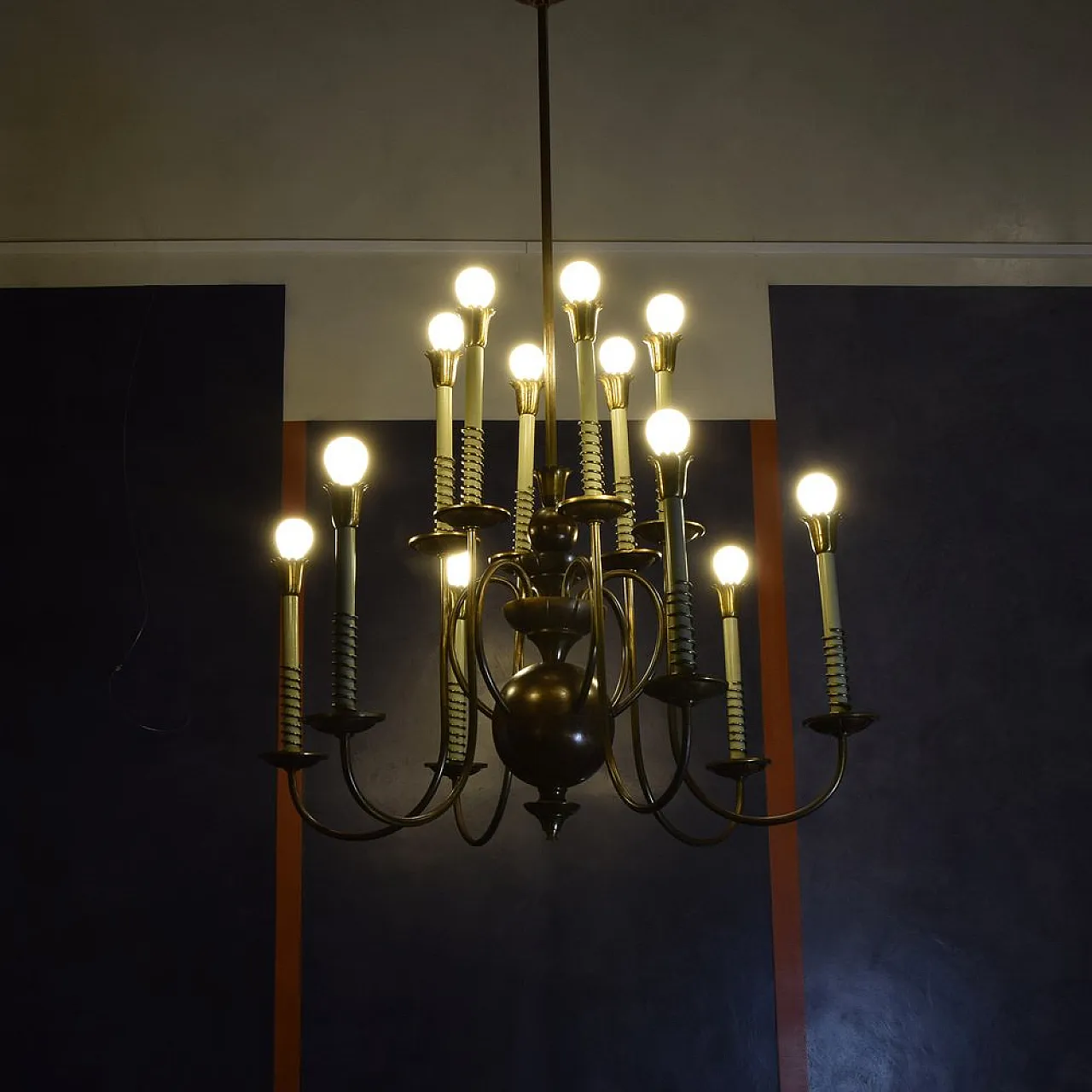 Lampadario a 12 luci in ottone, anni '50 7