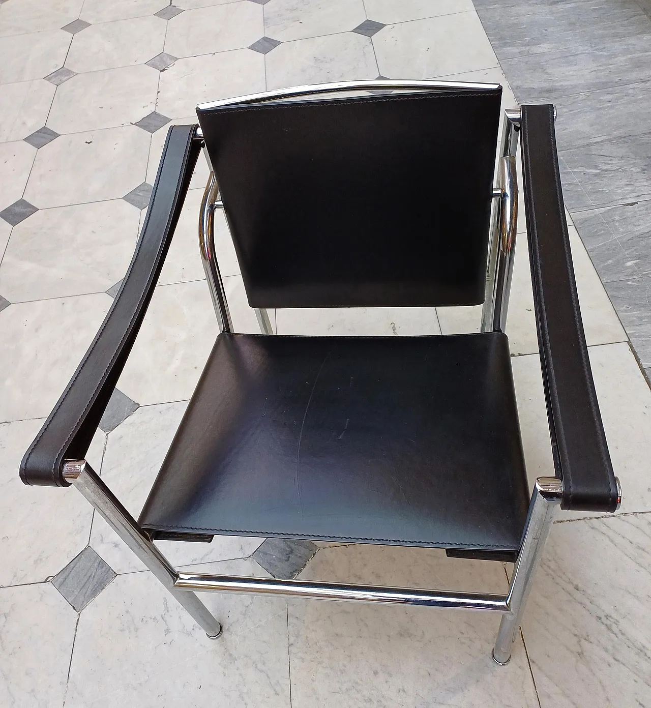 Poltrona LC1 di Le Corbusier per Cassina, anni 2000 2