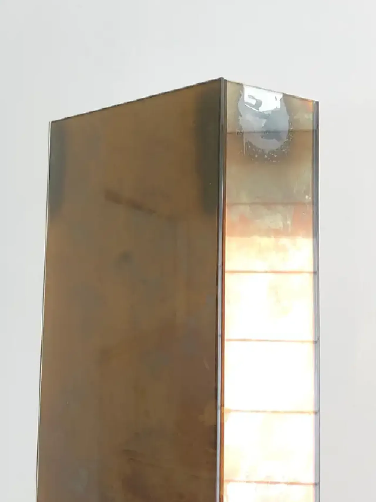 Gilded lucite floor lamp with gilded metal base, 1970s 5