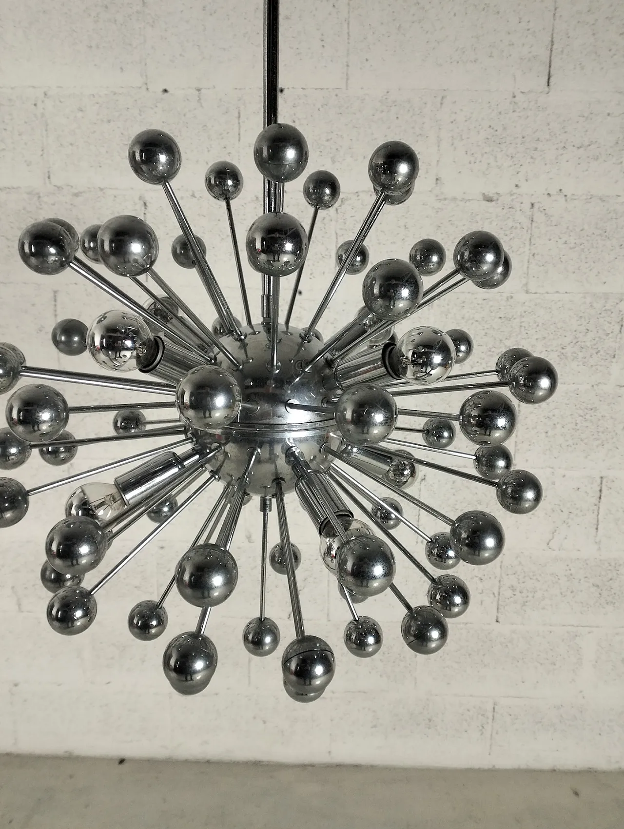 Space Age 8 lights Sputnik chrome steel chandelier, 1970s 8