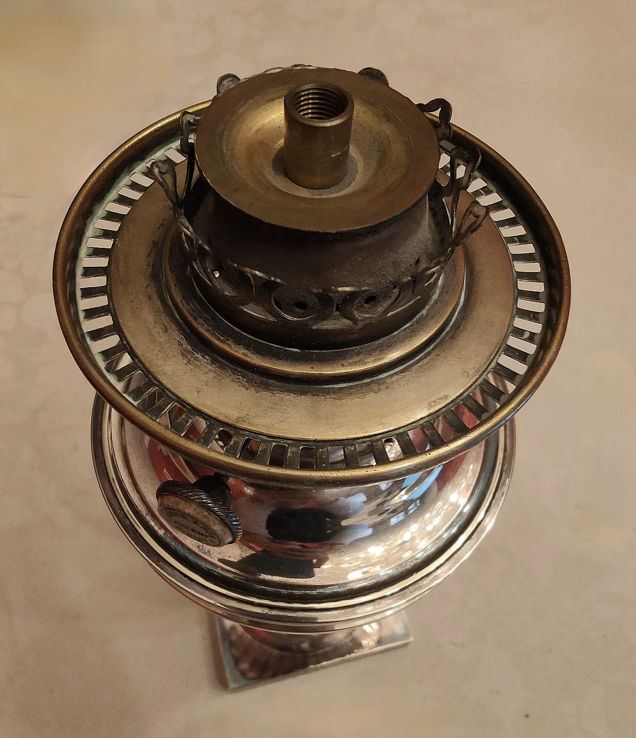 English Victorian oil lamp structure 4