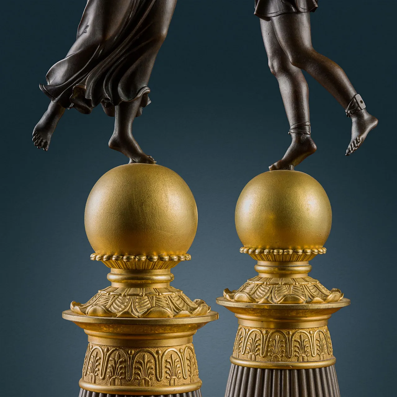 Pair of candelabra in gilded bronze with leaf motifs, 19th century 7