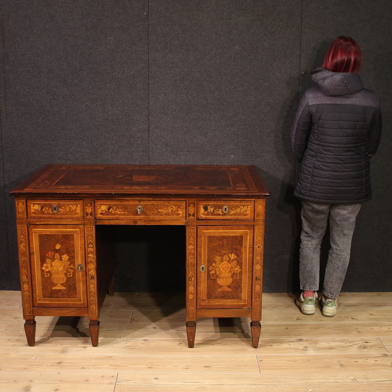 Louis XVI style center desk with flower inlaid wood, 1920s 2