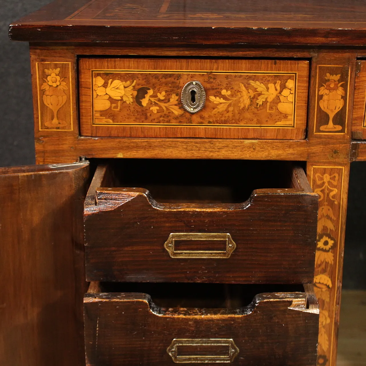 Louis XVI style center desk with flower inlaid wood, 1920s 11