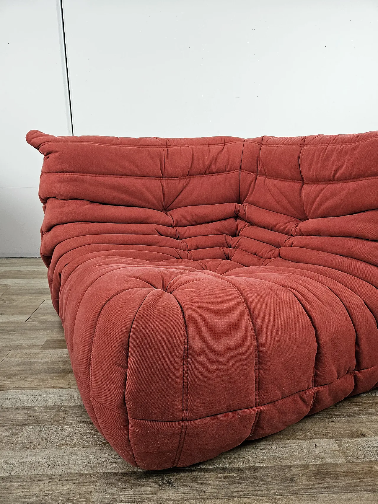 Divano angolare Togo di M. Ducaroy per Ligne Roset rosso, anni '70 11