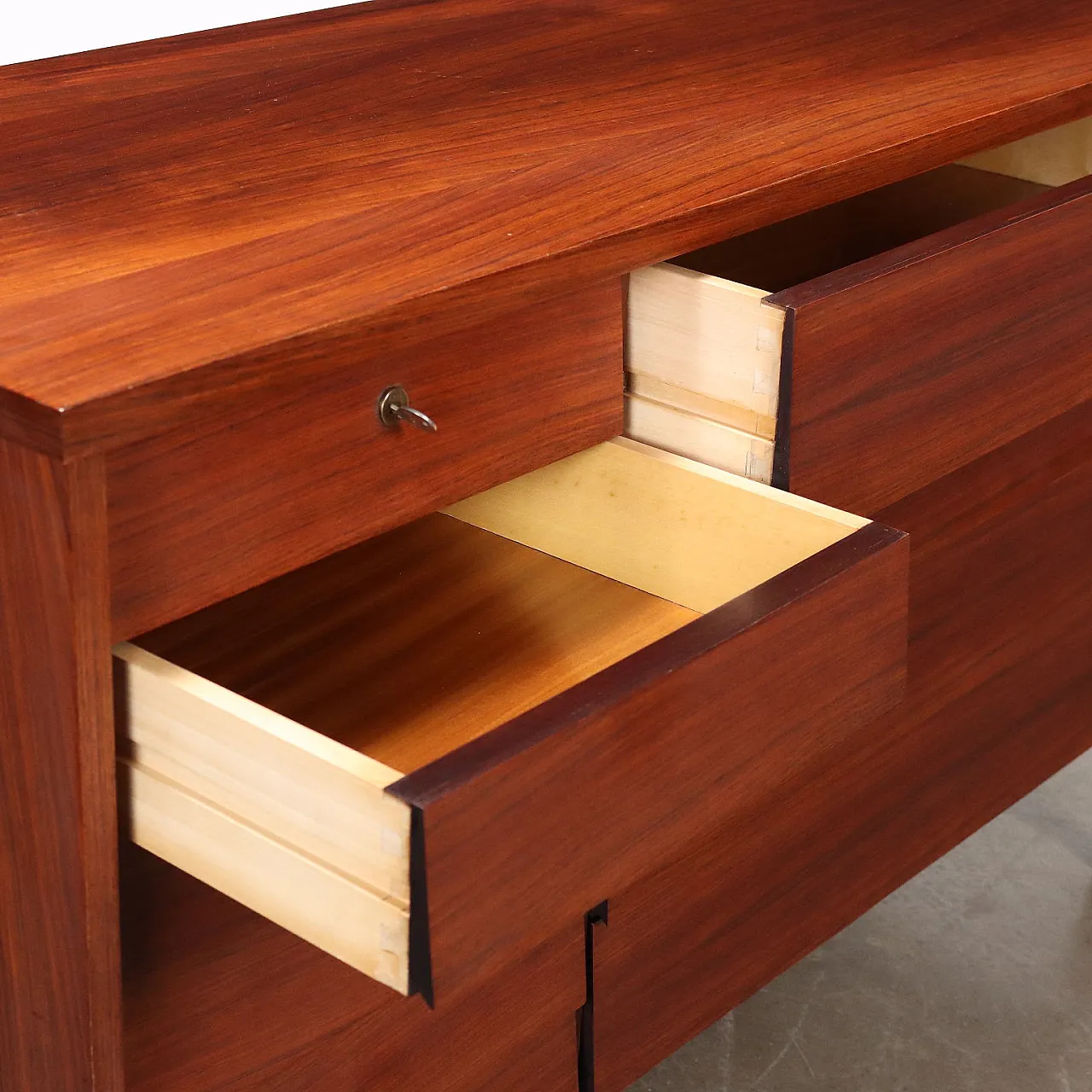 Chest of drawers in exotic wood veneer, 1960s 3