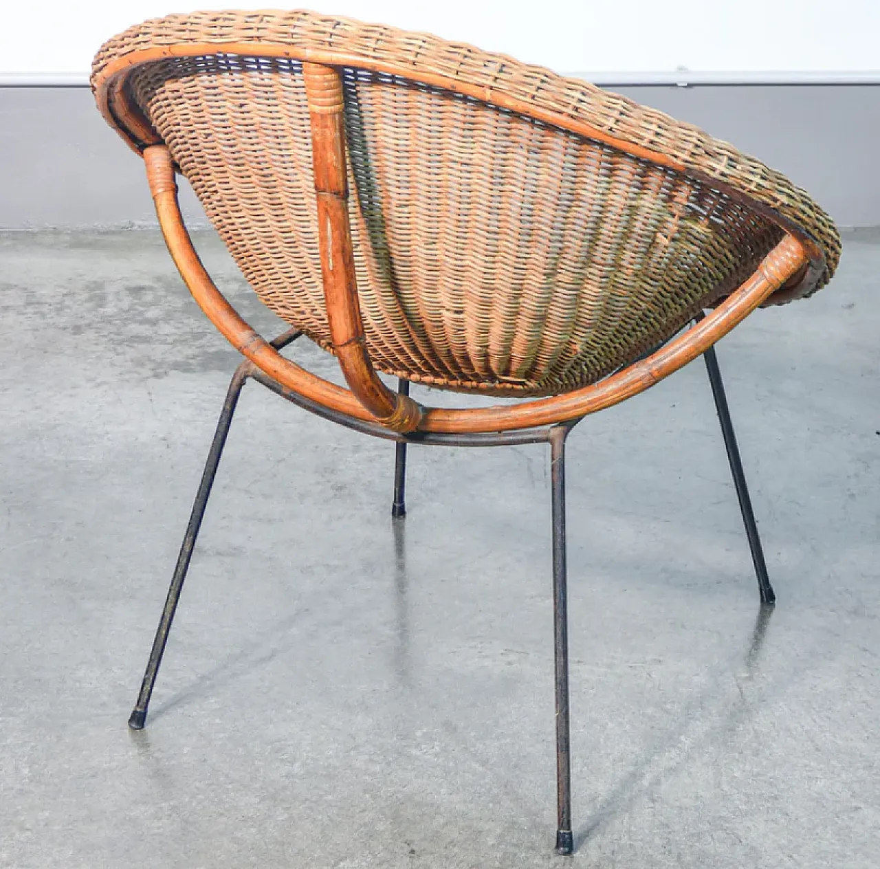 Wicker chair and coffee table, 1960s 7