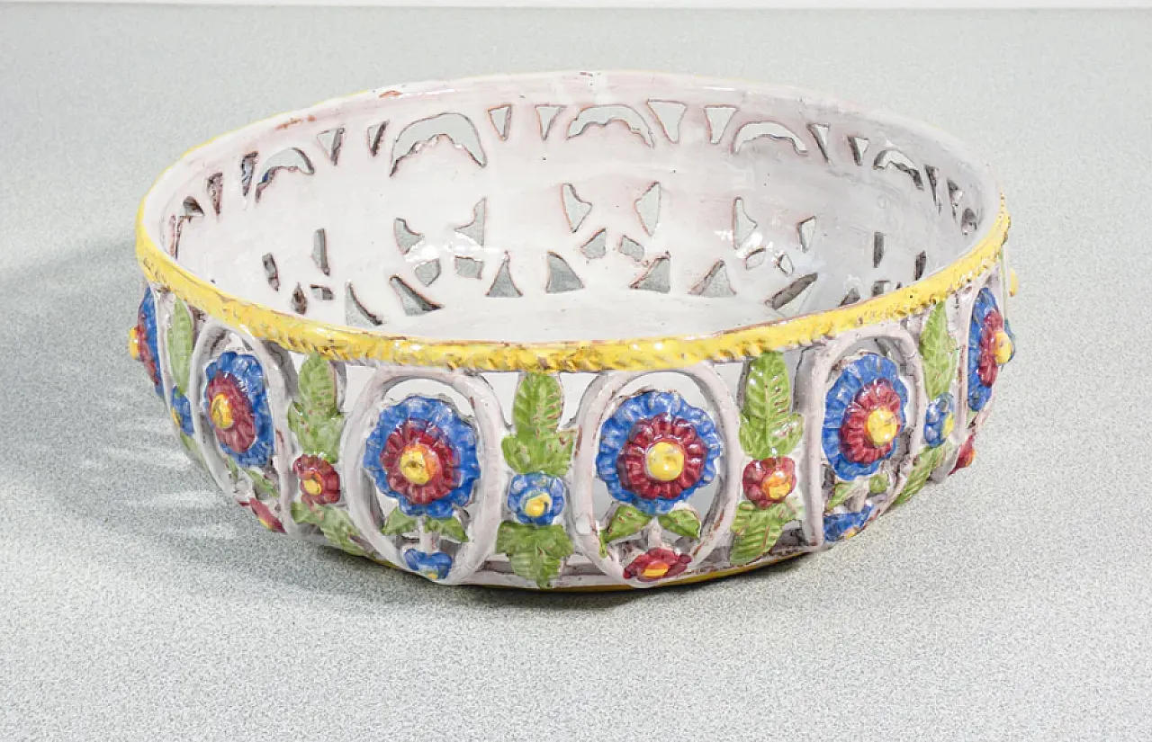 Hand-painted and enamelled majolica basket, 19th century 3