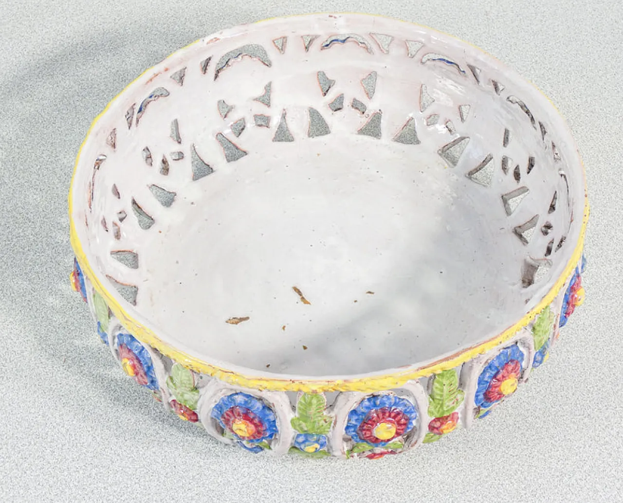 Hand-painted and enamelled majolica basket, 19th century 4