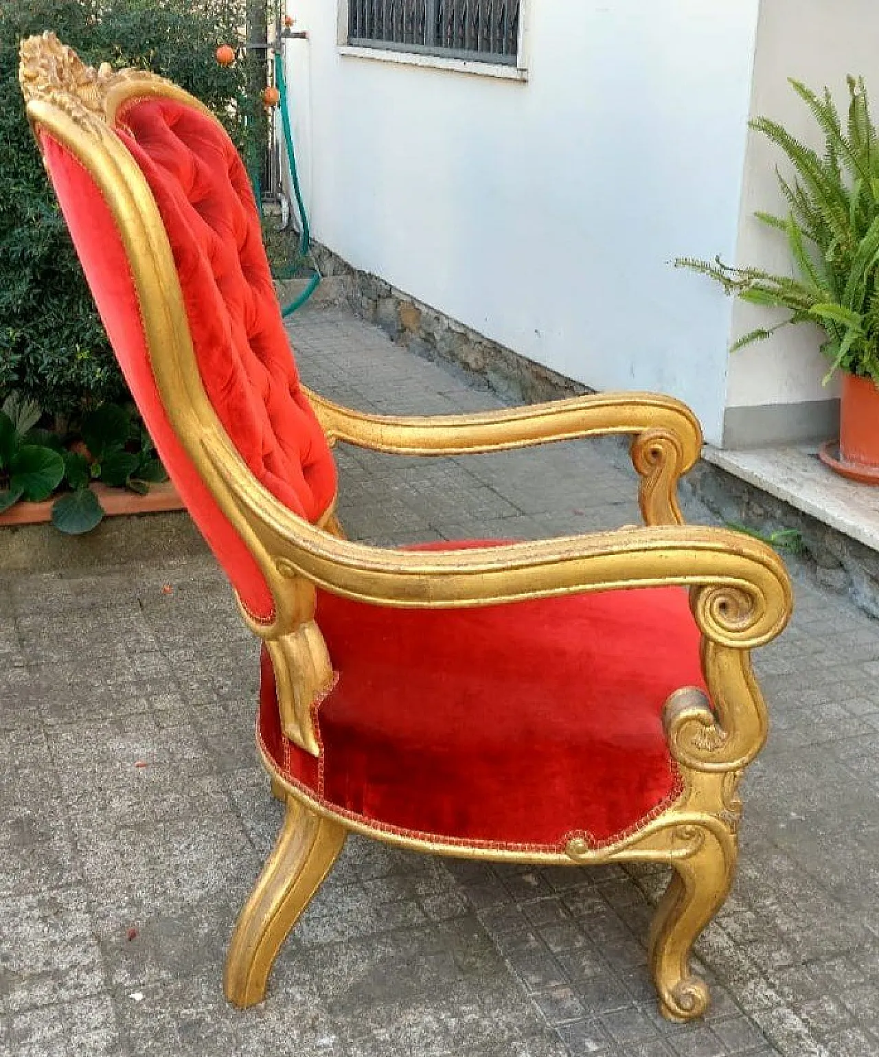 Wooden armchair carved and gilded with pure gold leaf, 19th century 2