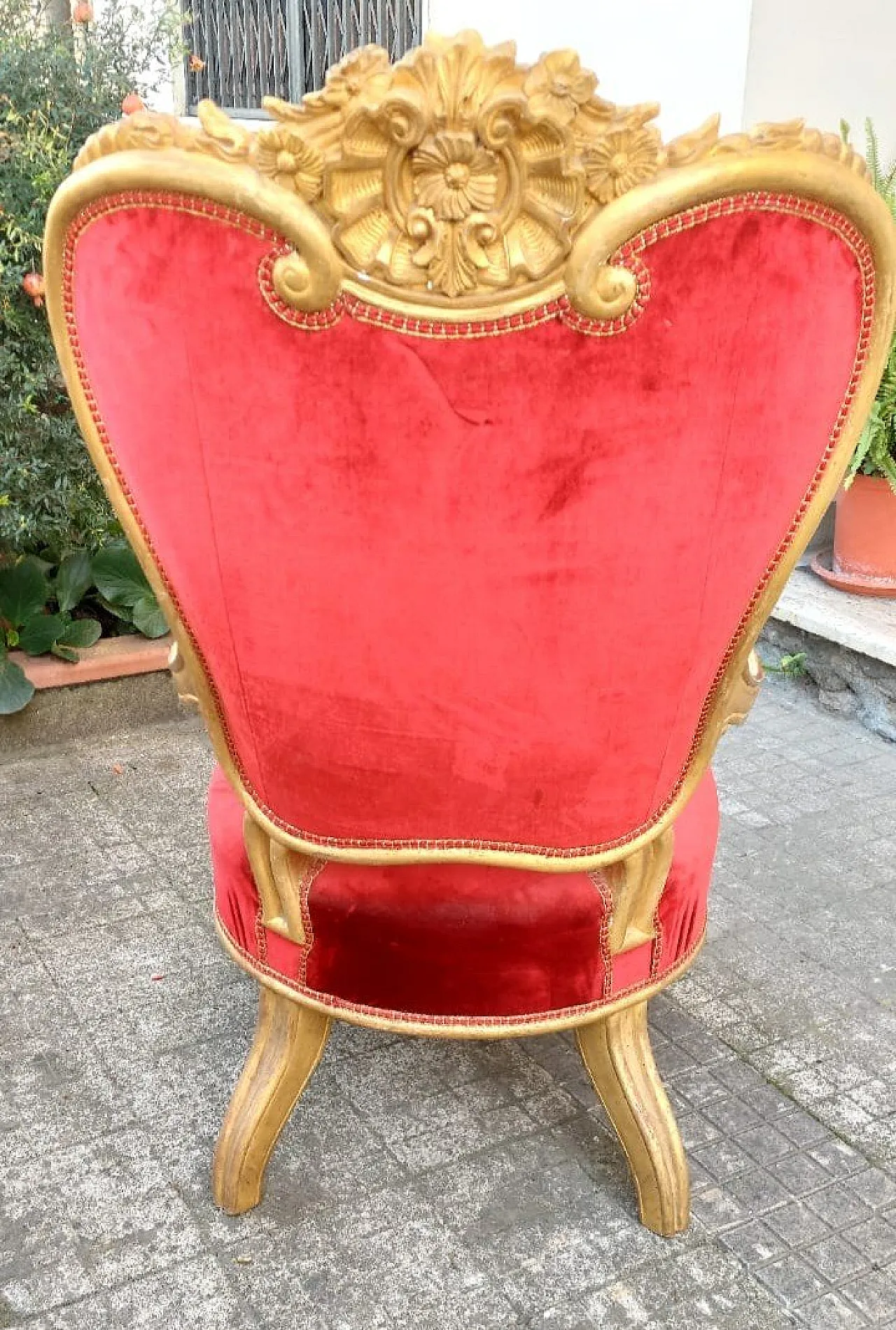 Wooden armchair carved and gilded with pure gold leaf, 19th century 4